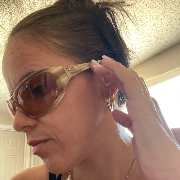 Sunglasses main image 4